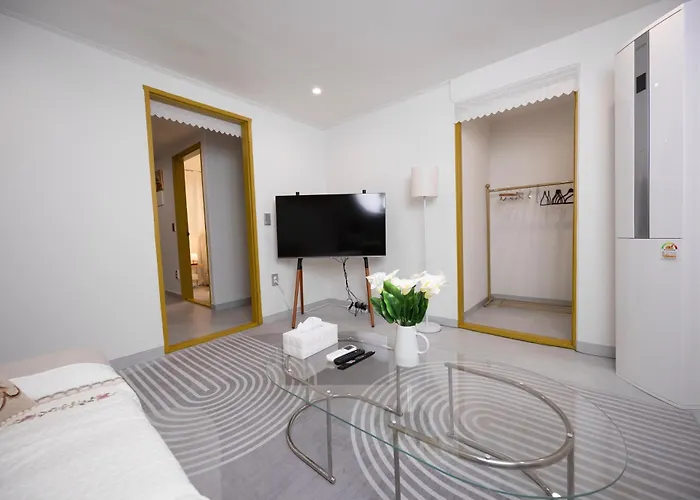 Gangnam Luxury - 5 Min To Yangjae Stn - Newly Renovated 4*
